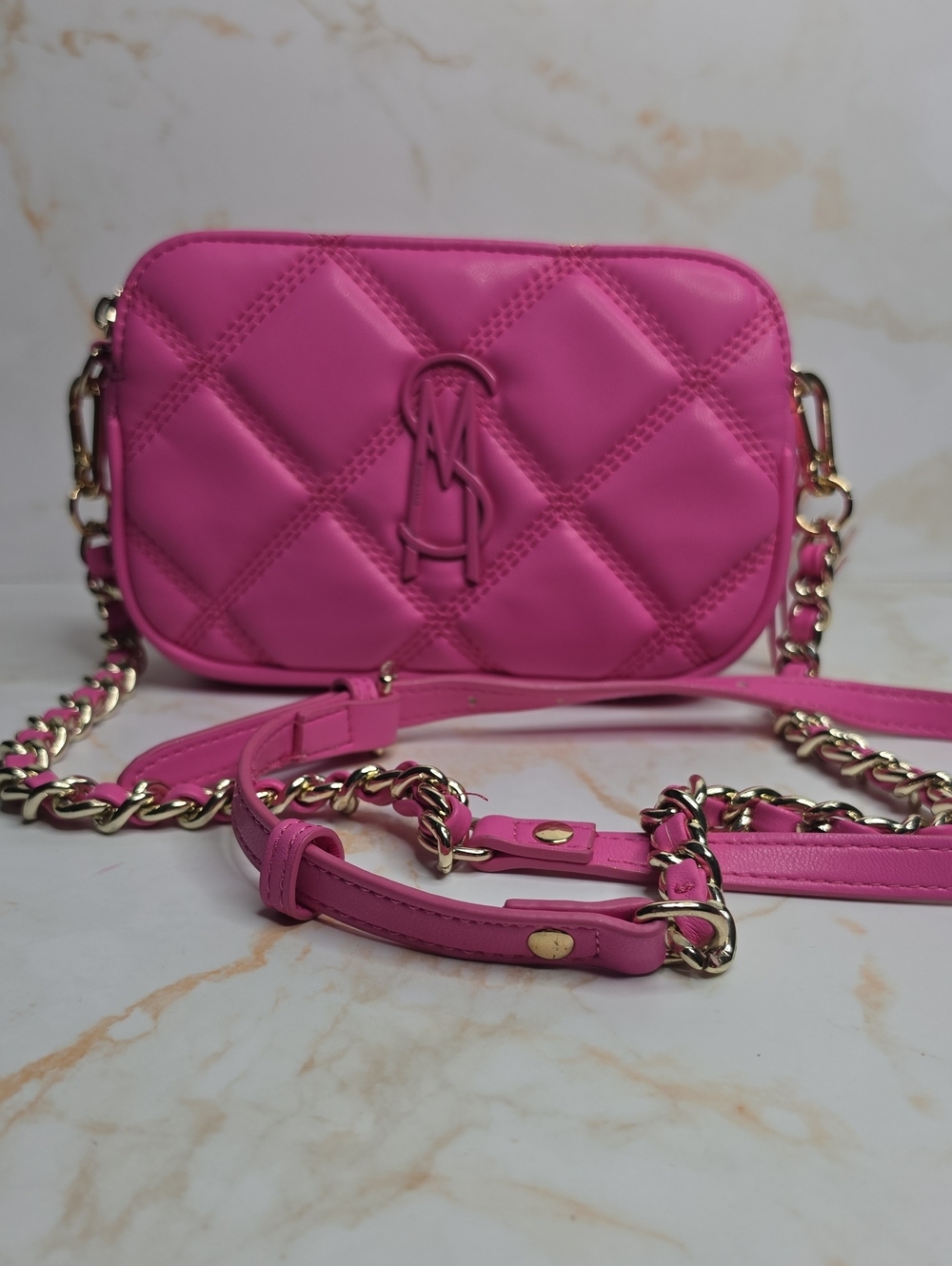 Steve MaddenBdaisy Quilted Bright Pink  Crossbody Camera Bag